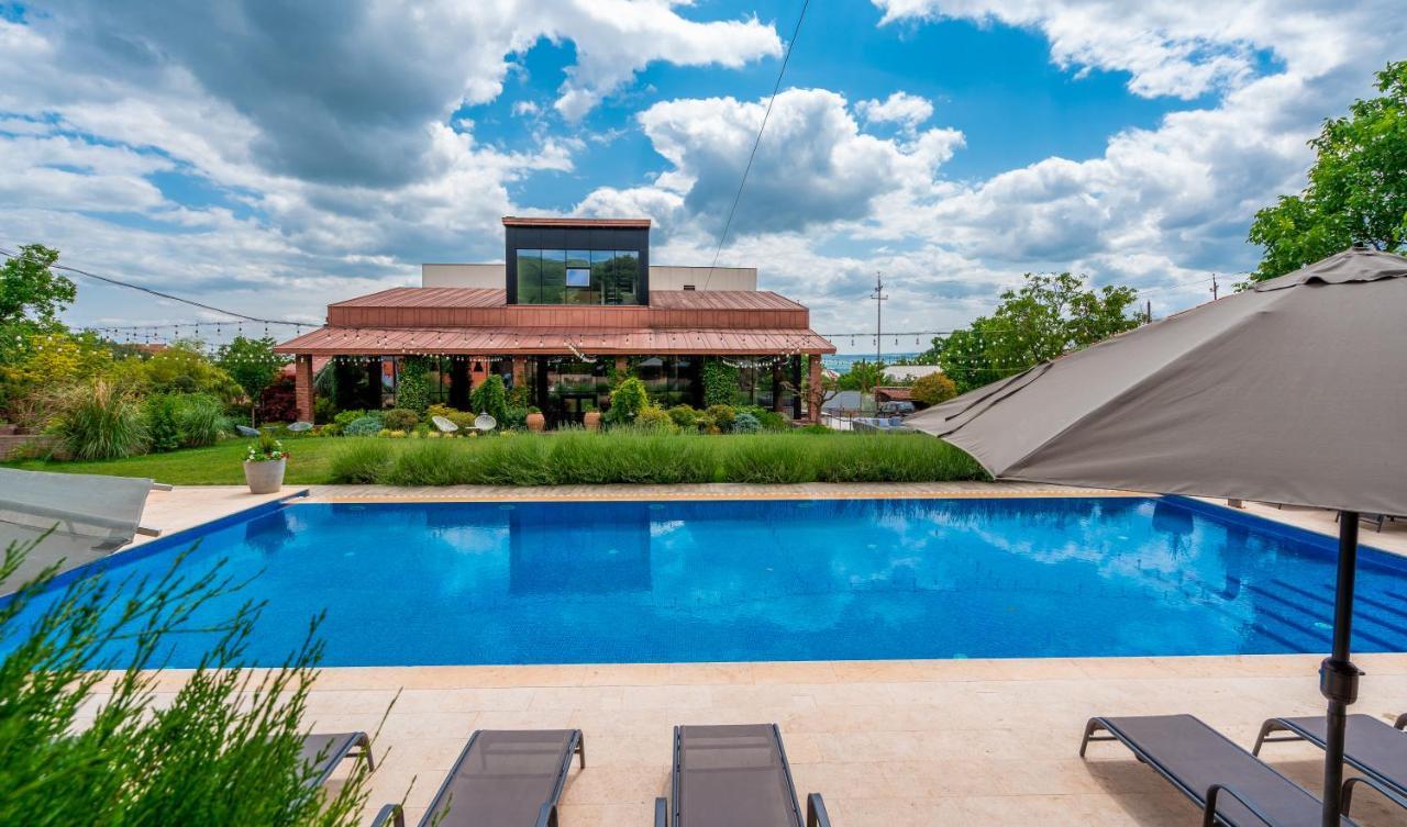 Giuaani Winery Hotel Manavi Bagian luar foto