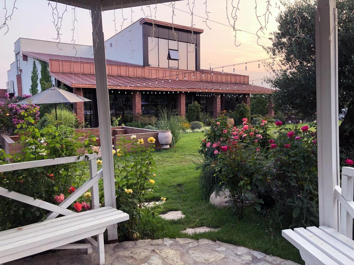 Giuaani Winery Hotel Manavi Bagian luar foto