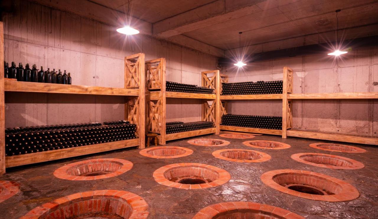 Giuaani Winery Hotel Manavi Bagian luar foto